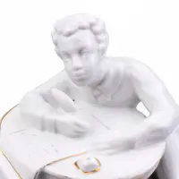 статуэтка-пушкин-с-белым-пером_6