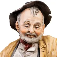 Статуэтка Бродяга кормит голубей. 1980-е гг. Фарфор. Высота 23 см. Италия, Capodimonte._2